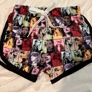 Taylor Swift GIRLS SHORTS size 5/6